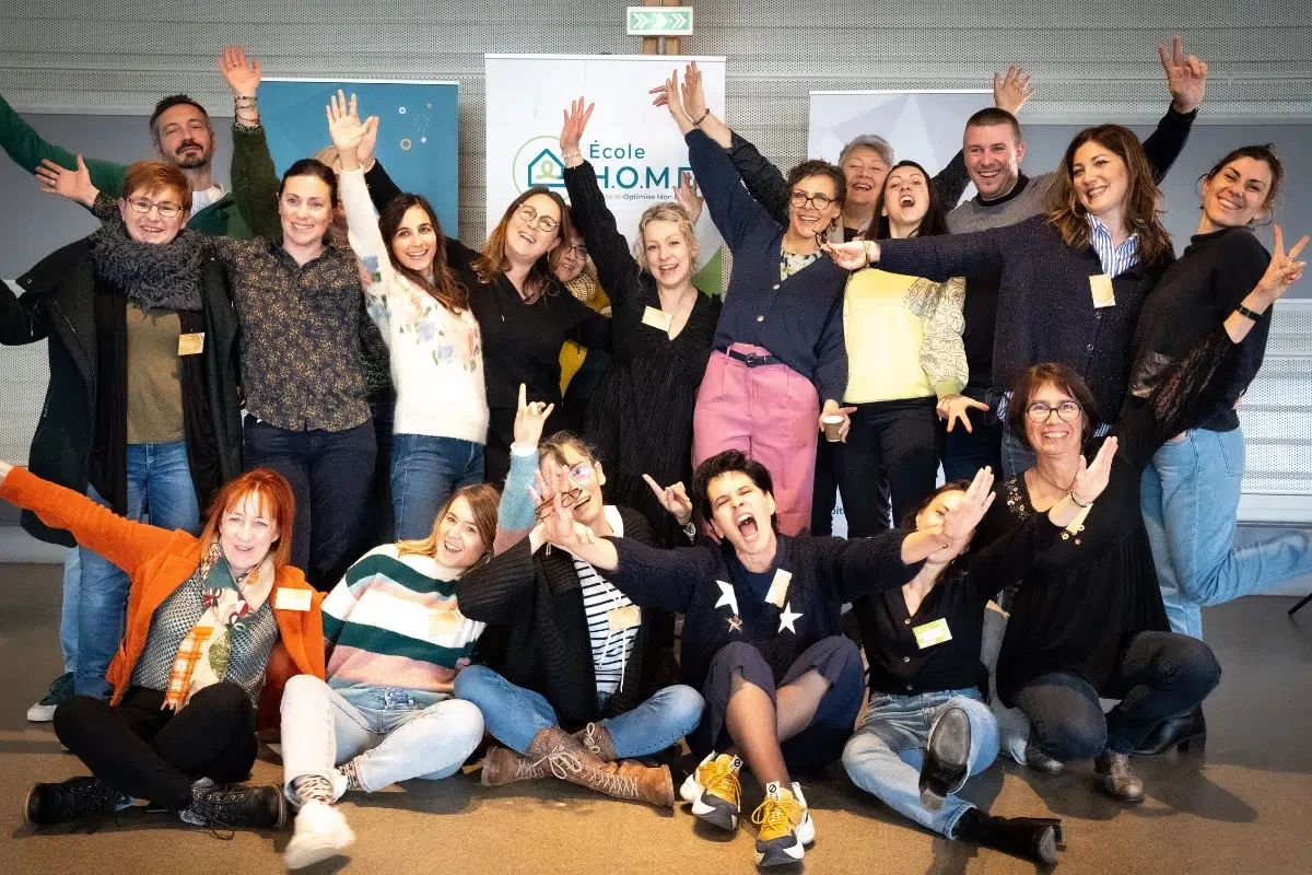 histoire-ecole-HOME Une école à distance, mais avec des rencontres régulières