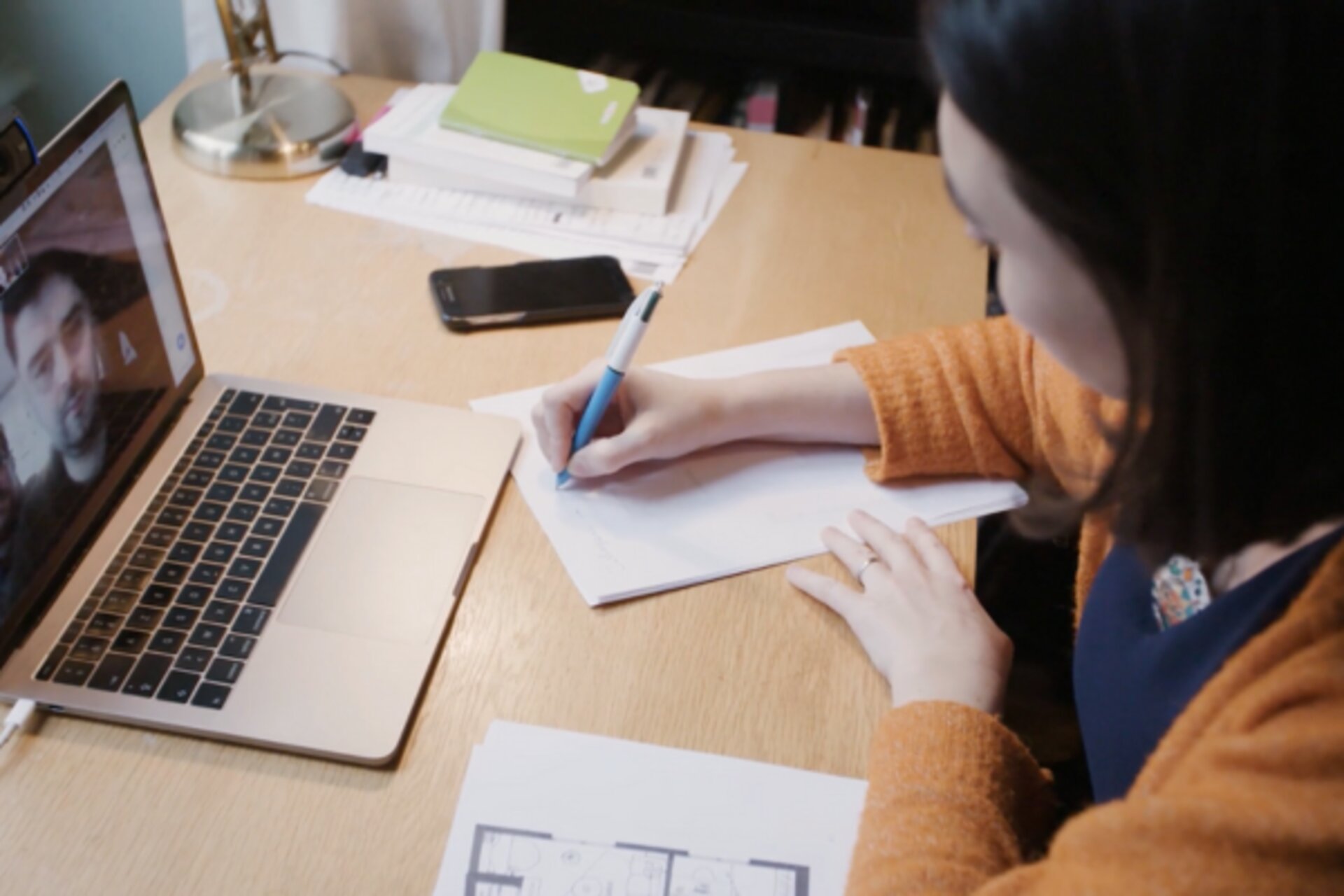 architecte d'intérieur en rendez-vous client